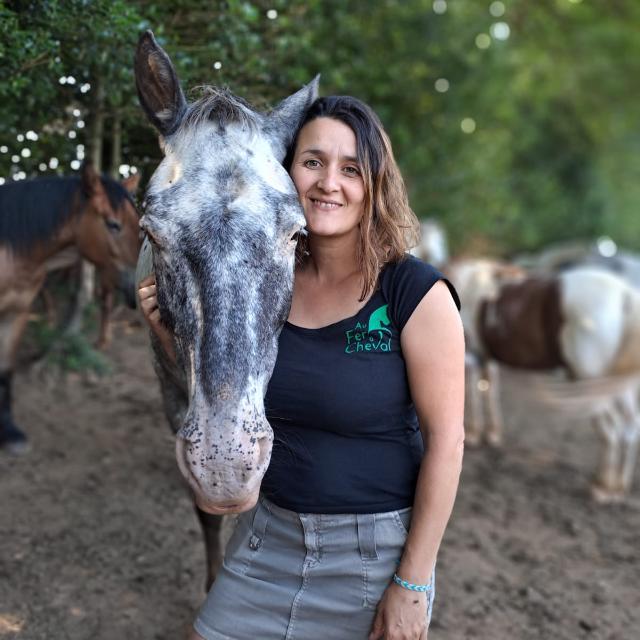 Alexandra CARREL ferme pédagogique Au fer A Cheval gérante de la ferme, éducatrice sportive équitation